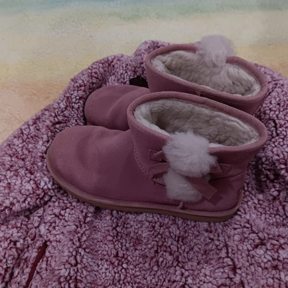 Girls Pink Koolaburra by UGG & sweater bundle - Picture 7 of 7